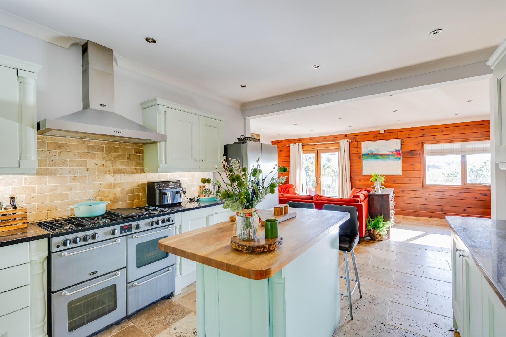 11 Oakmead Road, Llanharan, Pontyclun, Rhondda Cynon Taff, CF72 9FB